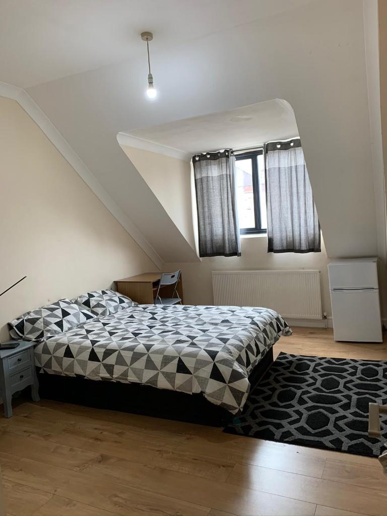 Beautiful 3 bedroom flat to rent in Kensal Rise