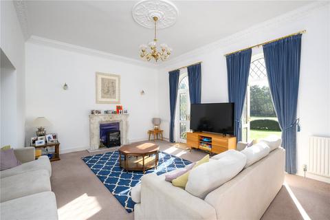 5 bedroom detached house to rent, Byfleet Road, Cobham, Surrey, KT11