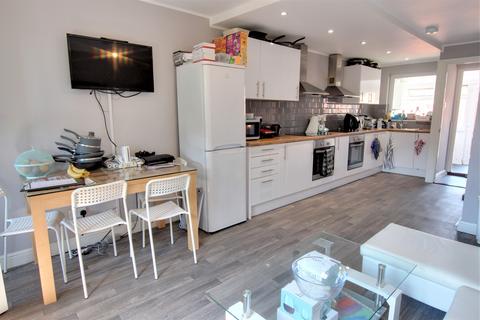 5 bedroom end of terrace house for sale - Station Road, Portsmouth