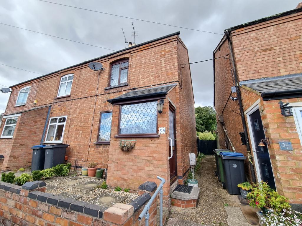 Poplar Road, Itchington, CV47 2 bed cottage for sale £240,000