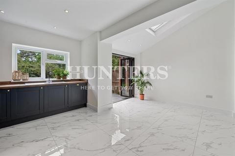 9 Keyes Road, London, NW2 3XB