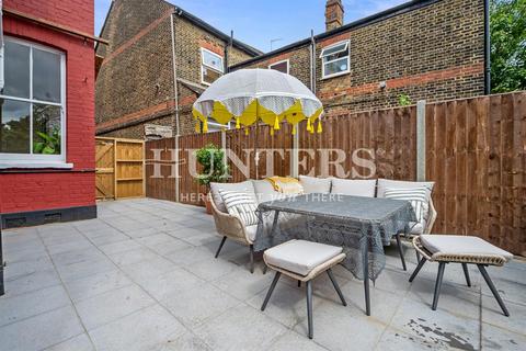 9 Keyes Road, London, NW2 3XB