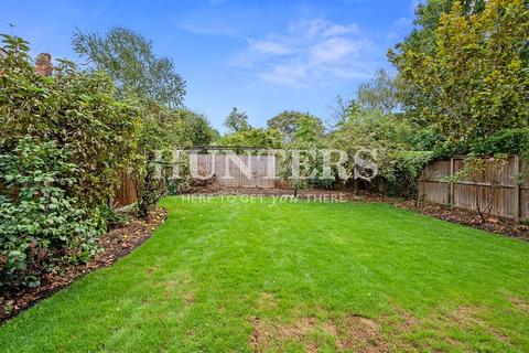 9 Keyes Road, London, NW2 3XB
