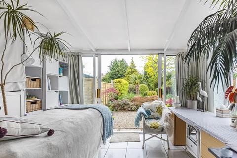 42 Dedmere Road, Marlow, SL7 1PG