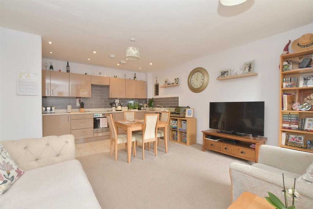 Lounge/ Kitchen Area
