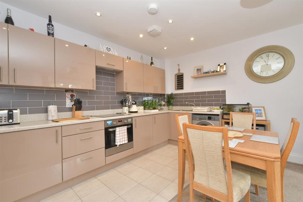 Lounge/ Kitchen Area