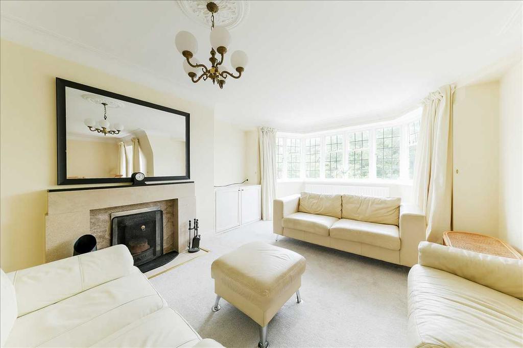 Highlands Heath, Putney 3 bed apartment for sale £725,000