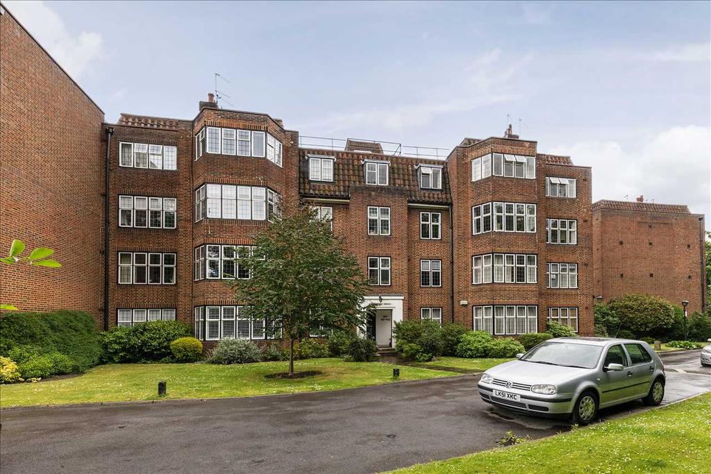 Highlands Heath, Putney 3 bed apartment £695,000