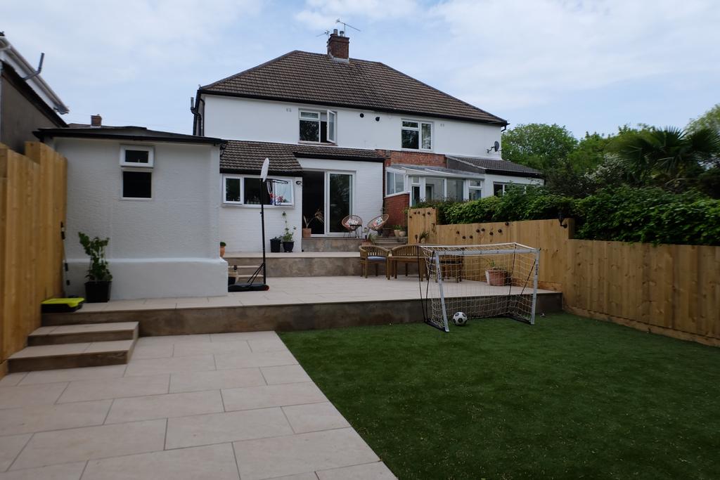 26 Crossfield Road, Barry 3 bed semidetached house £375,000