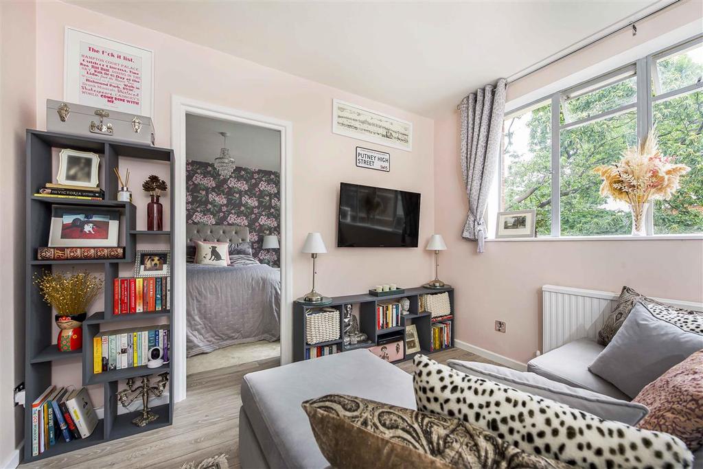Harwood Court, Upper Richmond Road... 1 bed apartment £320,000