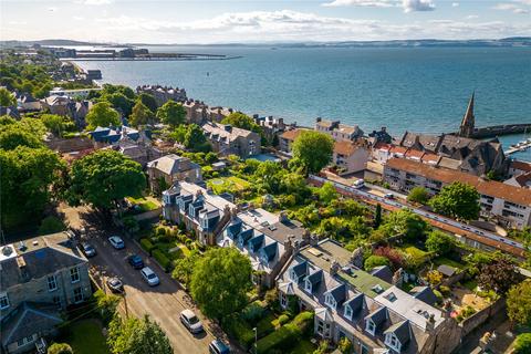 26 Park Road, Newhaven, Edinburgh, EH6 4LD