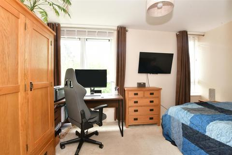 42 Retingham Way, London, E4 6RR