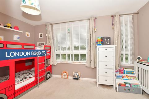 42 Retingham Way, London, E4 6RR