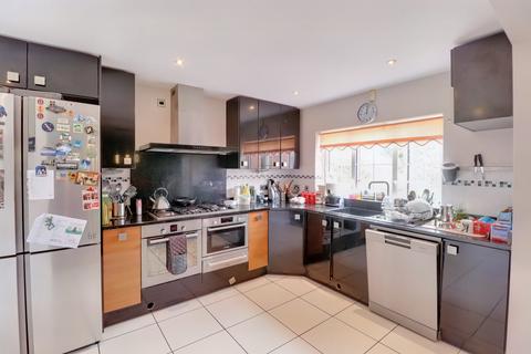 5 bedroom detached house for sale - The Spinney, Northampton