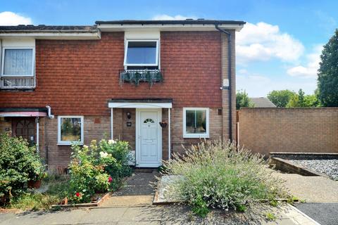 16 Handside Close, Worcester Park, KT4 8QG