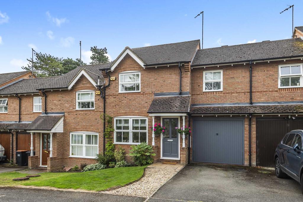 Parkland, Bromham 3 bed terraced house for sale £375,000