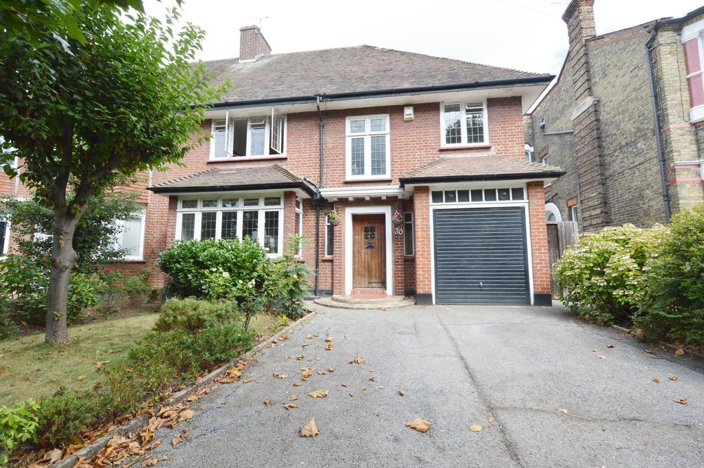 St. Vincents Road, WestcliffOnSea, SS0 4 bed semidetached house £