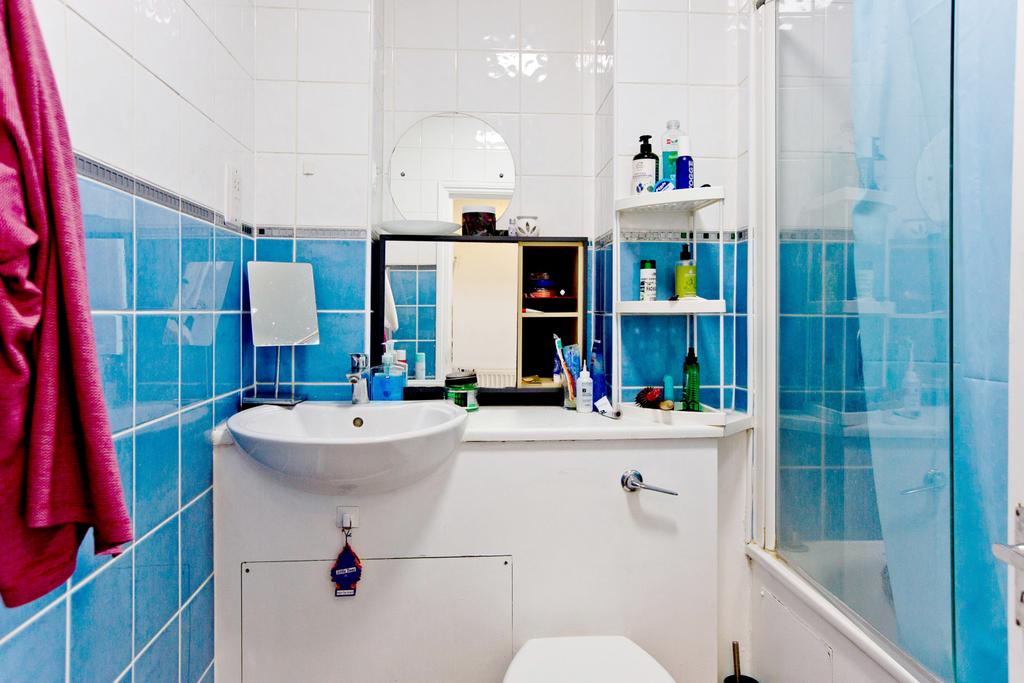 2nd Floor Bathroom