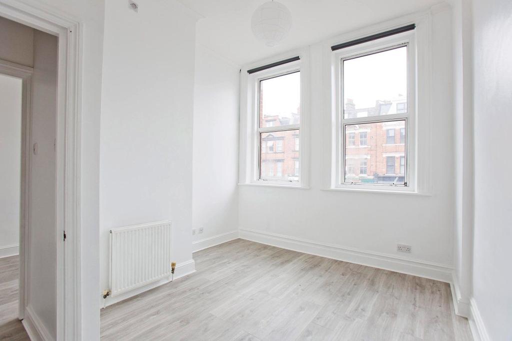 1st Floor Bed 2