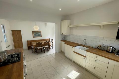 3 bedroom detached house to rent, Dove Lane, Harrold, MK43