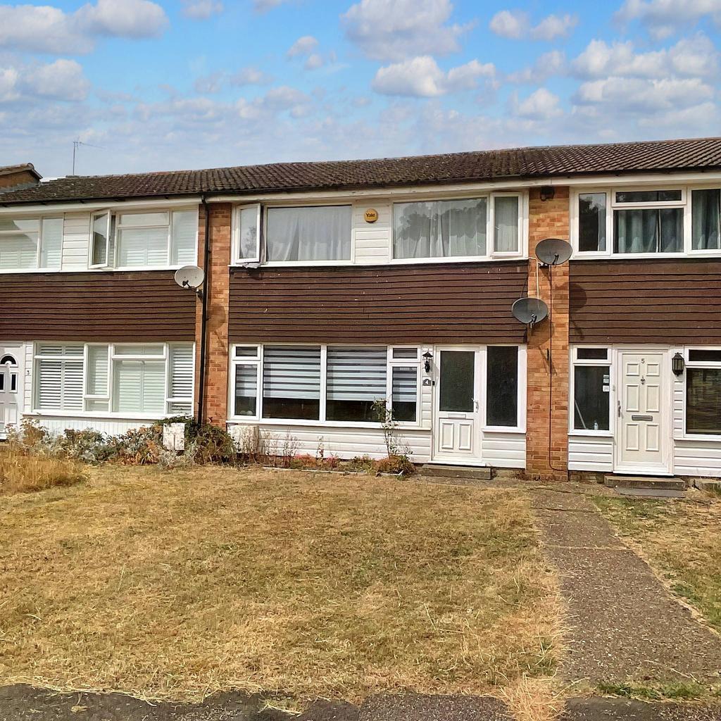 Collings Wells Close, Caddington LU1 3 bed terraced house to rent £