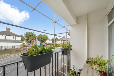 2 bedroom flat for sale, The Curve Building Chudleigh Road