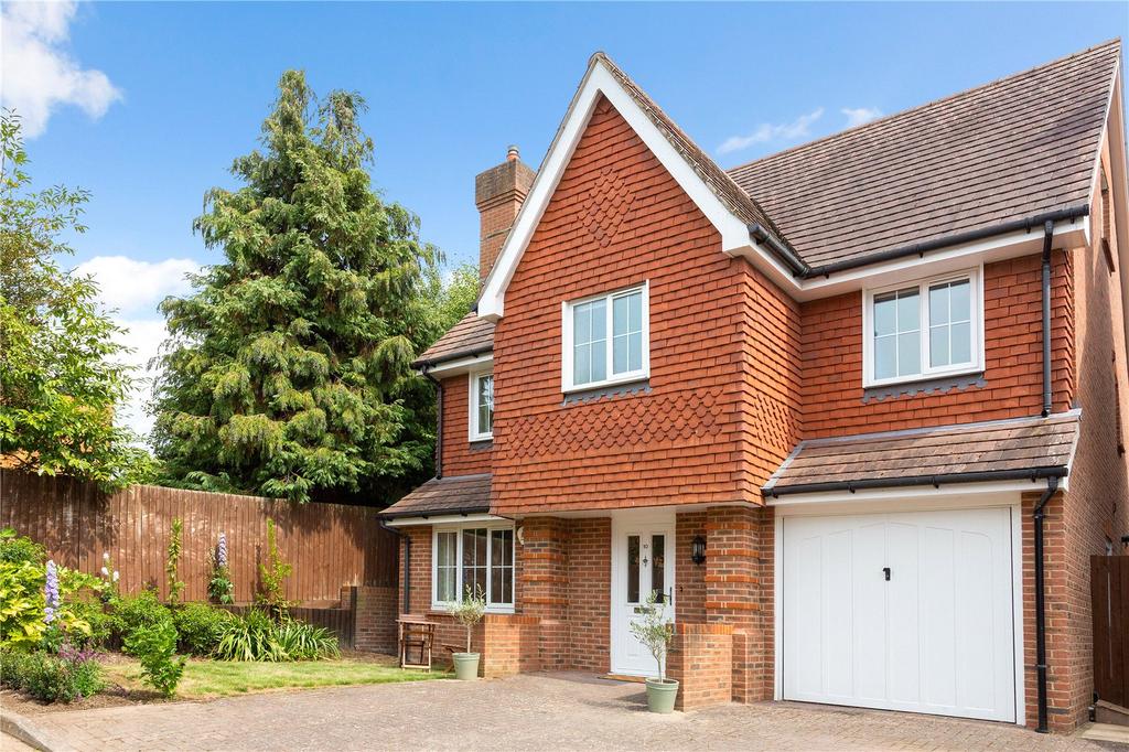 Hartington Close, Reigate, Surrey, RH2 5 bed detached house for sale