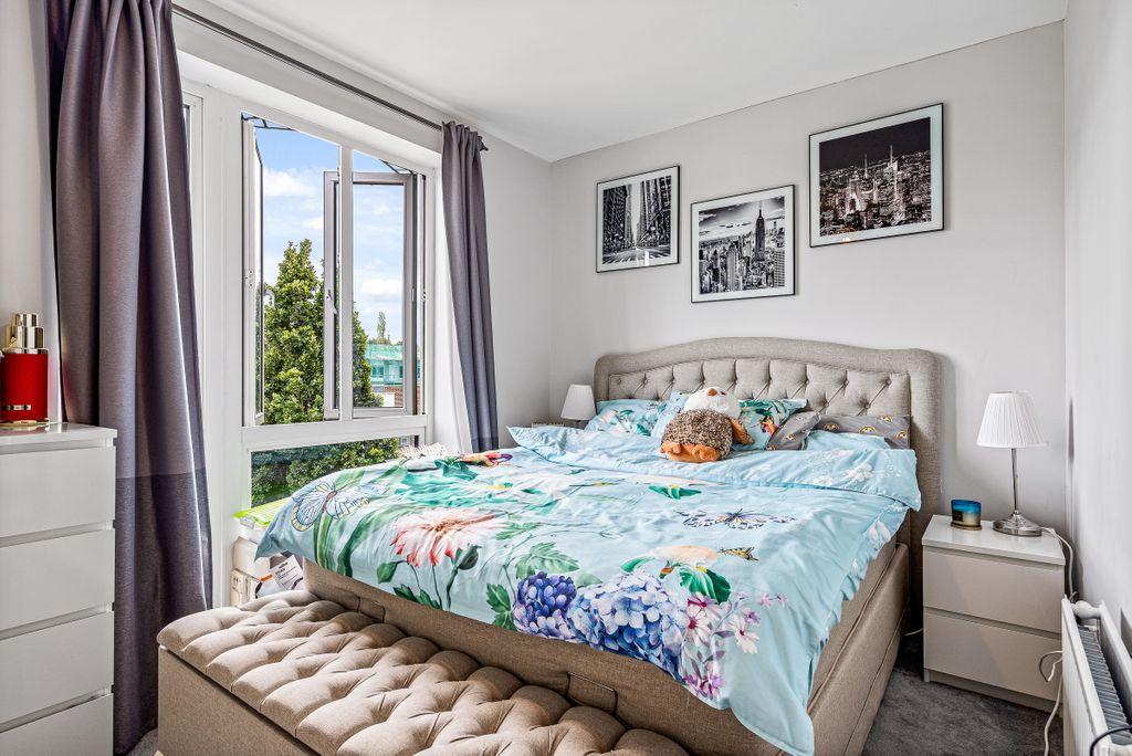 Bedroom 1 (Double)