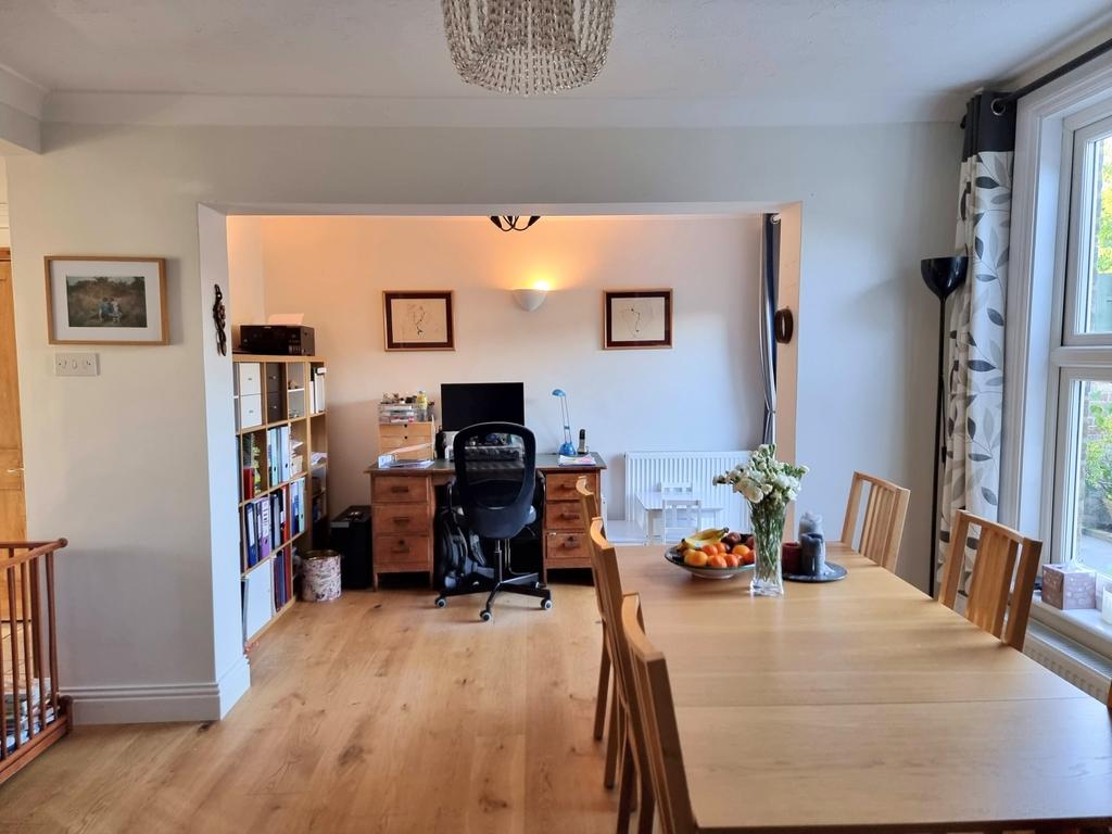 11 Queens Road   Dining Room Desk