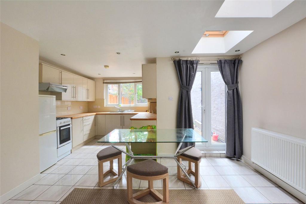 Woolwich Road, Greenwich, London, SE10 3 bed terraced house £2,300