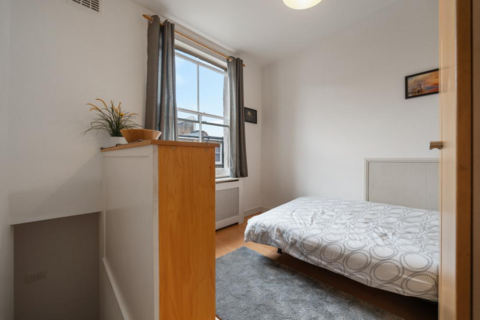 Studio to rent, Fairholme Road, West Kensington, London W14