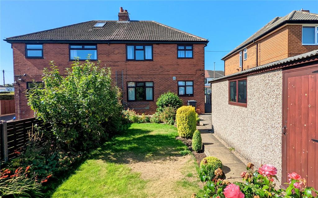 Sunny Bank Road, Mirfield, WF14 3 bed semidetached house £220,000