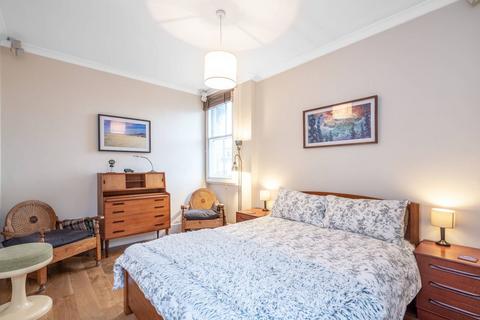 3 bedroom flat to rent, Heath Street, Hampstead, London, NW3