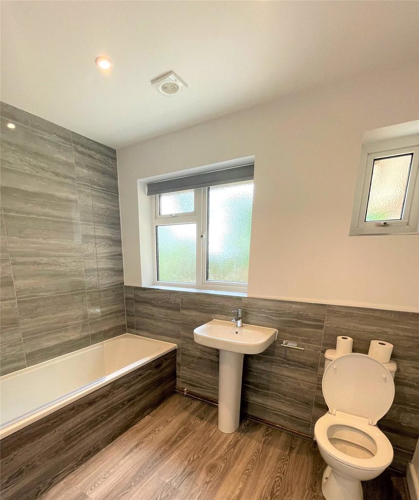 The Walnuts, Chilton Polden... 4 bed detached house £1,650 pcm (£381 pw)