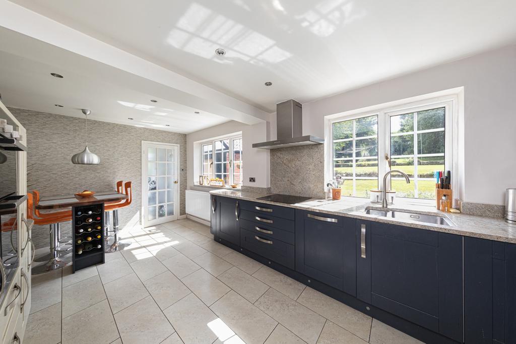 Lesbury, 15 Painshawfield Road, Stocksfield, Northumberland NE43 4 bed