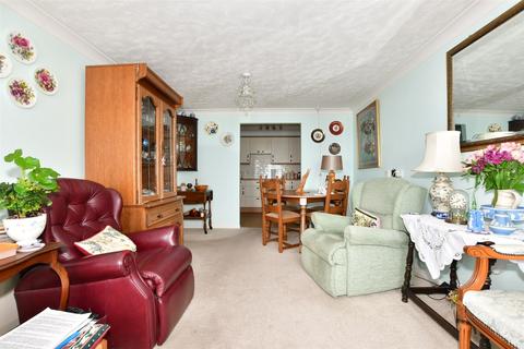 2 bedroom flat for sale - Pier Avenue, Herne Bay, Kent