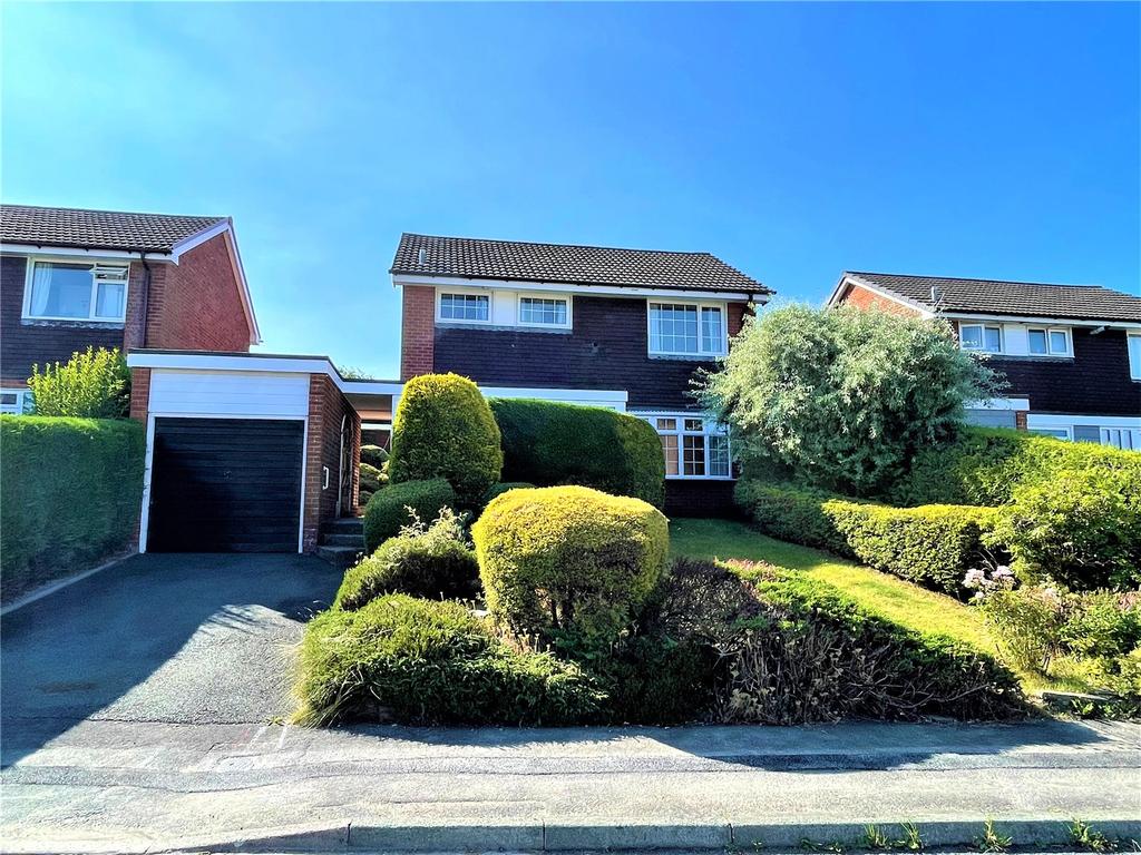 Poplar Road, Barnfields, Newtown, Powys, SY16 3 bed detached house £