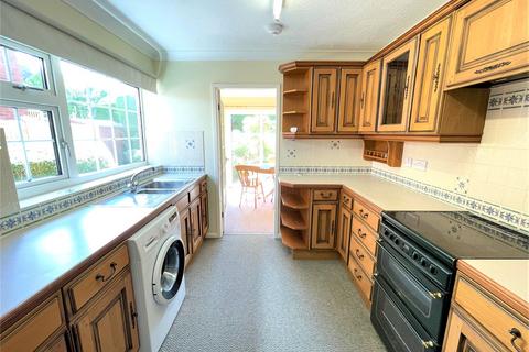 3 bedroom detached house to rent, Poplar Road, Barnfields, Newtown, Powys, SY16