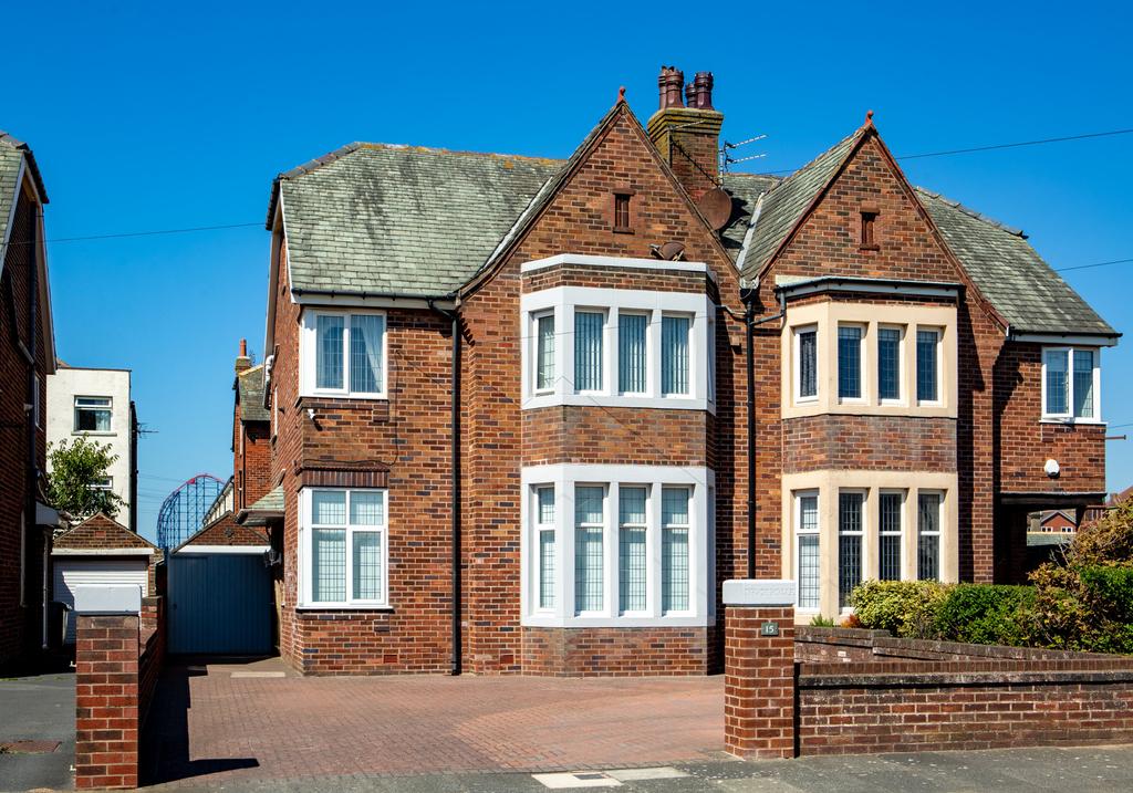 Crichton Place, Blackpool, FY4 4 bed semidetached house for sale £