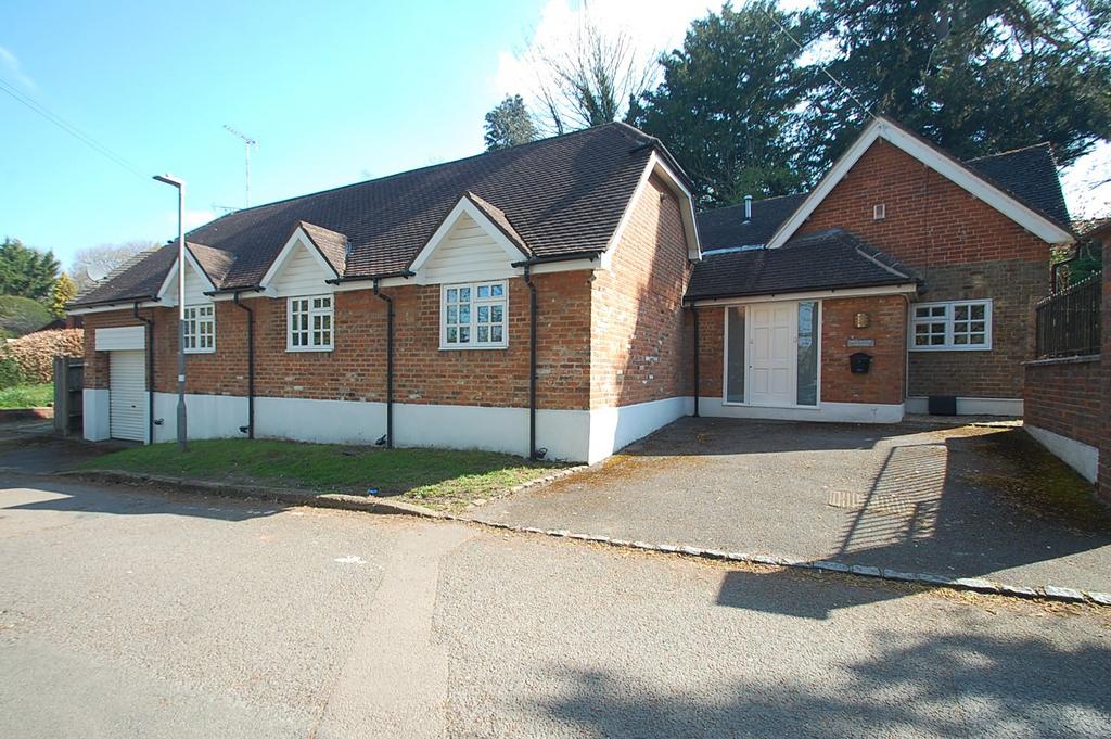 Gravel Hill, Chalfont St. Peter, SL9 4 bed detached house for sale £