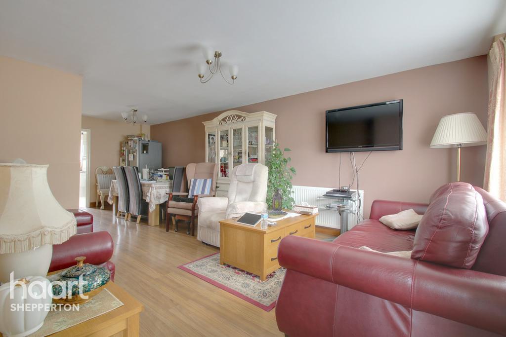 Bingley Road, SUNBURYONTHAMES 3 bed terraced house for sale £450,000
