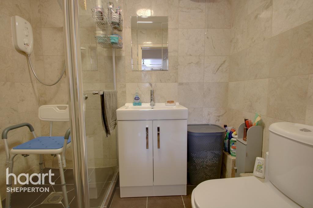 Bingley Road, SUNBURYONTHAMES 3 bed terraced house £450,000