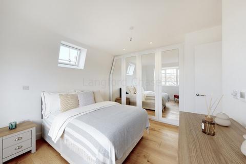 2 bedroom apartment to rent, Lynton Court, Horn Lane, Acton, W3