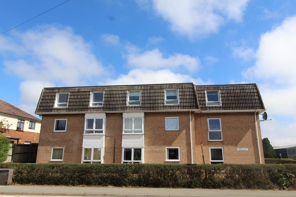 Fairmile Road, Christchurch, BH23 2 bed flat £205,000