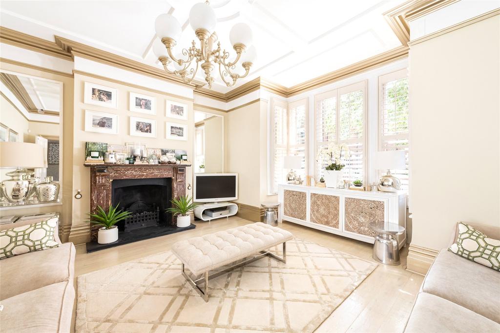 Waterloo Road, Bedford, Bedfordshire... 6 bed semidetached house £