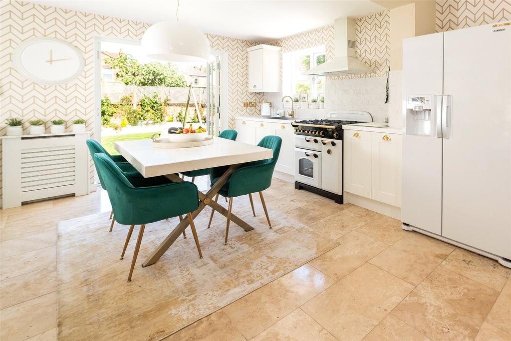 Kitchen/Breakfast Rm