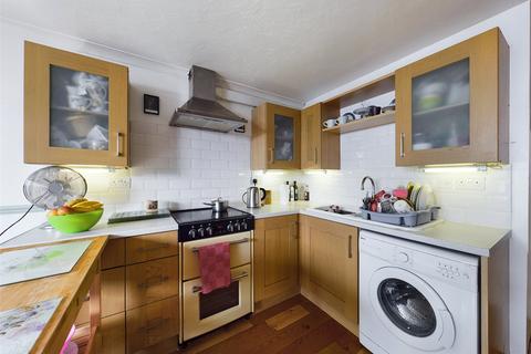 28 Briarwood Close, Feltham, TW13 4QL