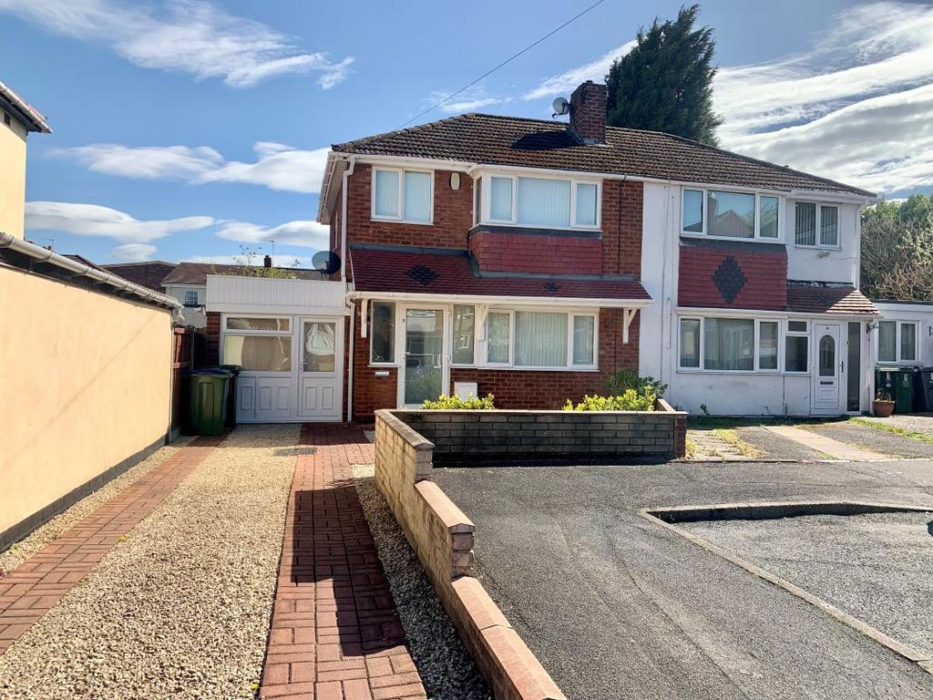 5 Hall Crescent, West Bromwich, B71 1BS 3 bed semidetached house £79,000