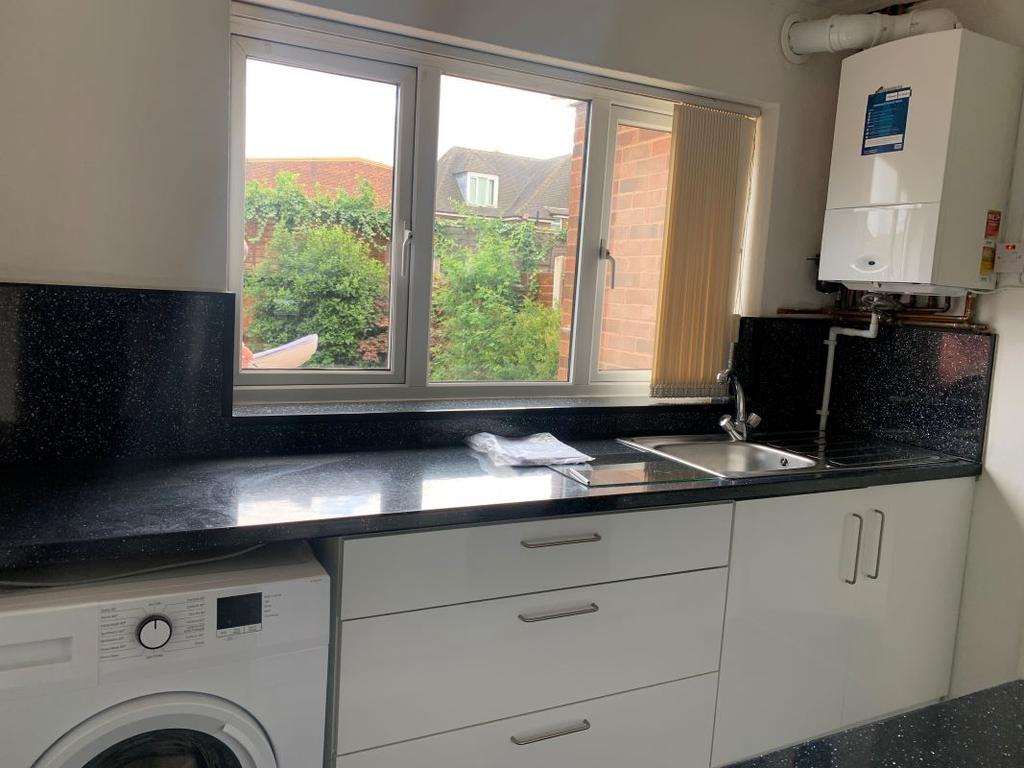5 Hall Crescent, West Bromwich, B71 1BS 3 bed semidetached house £79,000