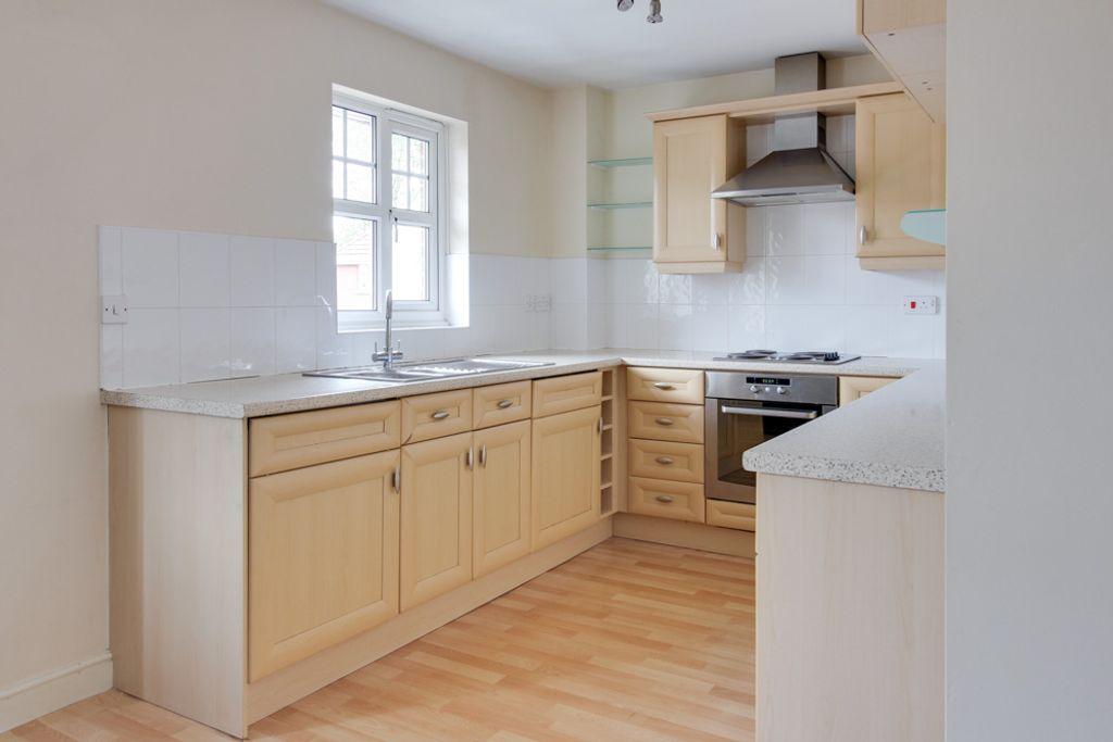 Cromwell avenue reddish sk5 6gb 2 bed flat 875 pcm 202 pw 